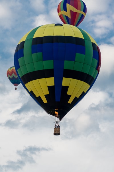 Hot air balloon
